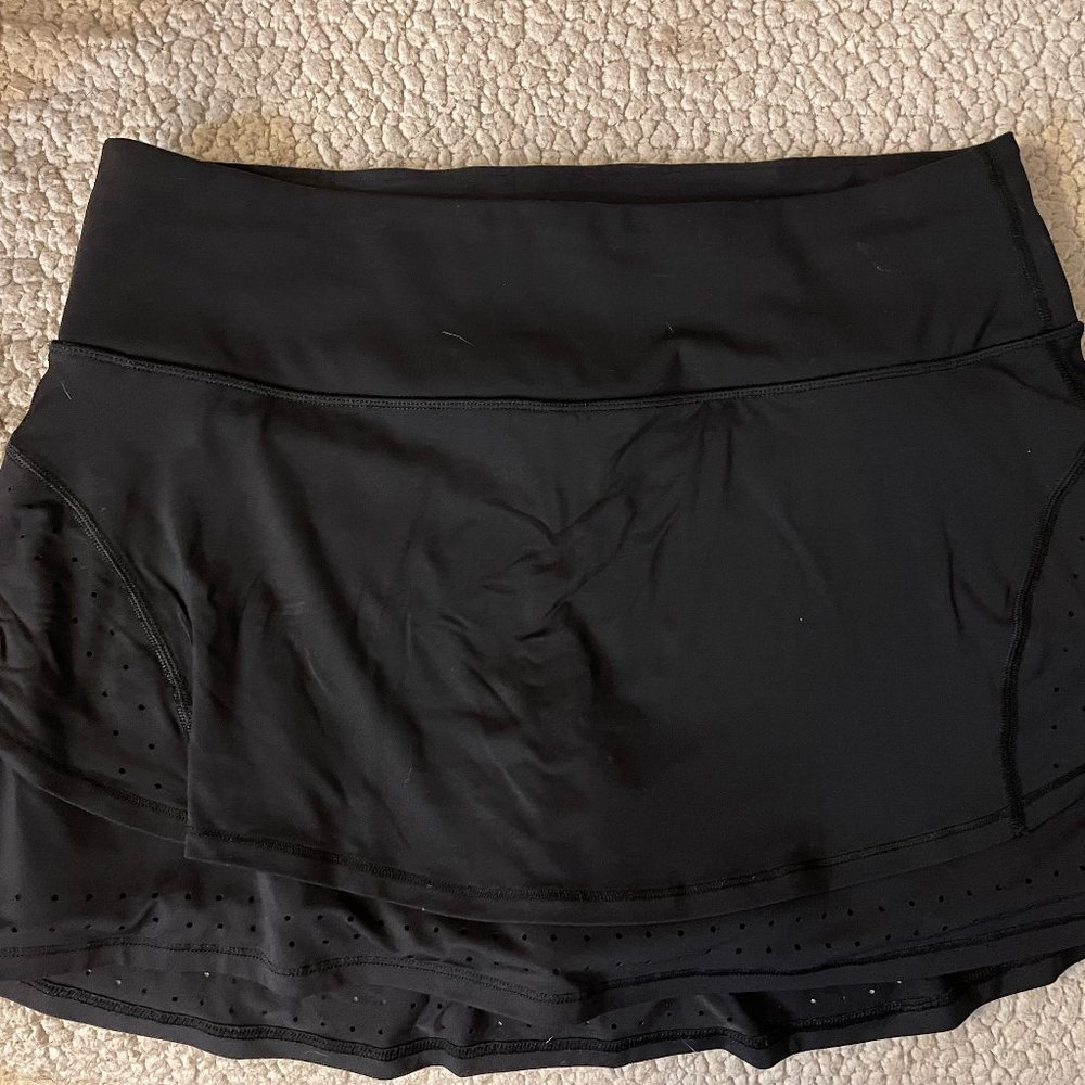ATHLETA Women’s Stealth TruCool Skort MEDIUM Black Athletic Golf Tennis 777535